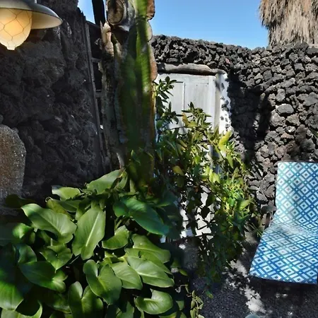 Lavastein Yazmina Mit Schoenem Garten * Yaiza (Lanzarote)