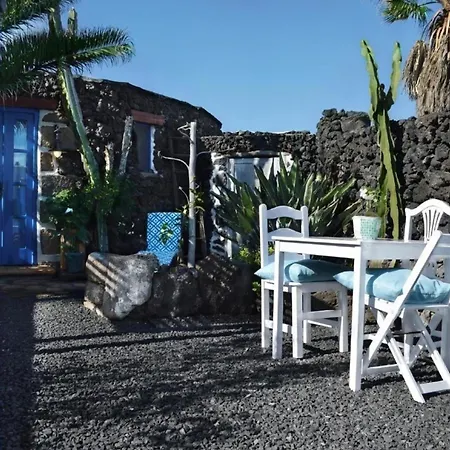 Lavastein Yazmina Mit Schoenem Garten Holiday home *