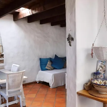 Lavastein Yazmina Mit Schoenem Garten Holiday home