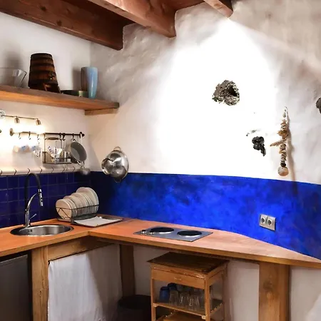 Lavastein Yazmina Mit Schoenem Garten Holiday home *