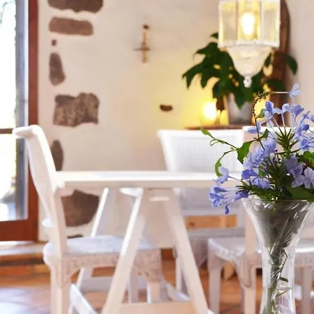 Lavastein Yazmina Mit Schoenem Garten * 雅伊萨
